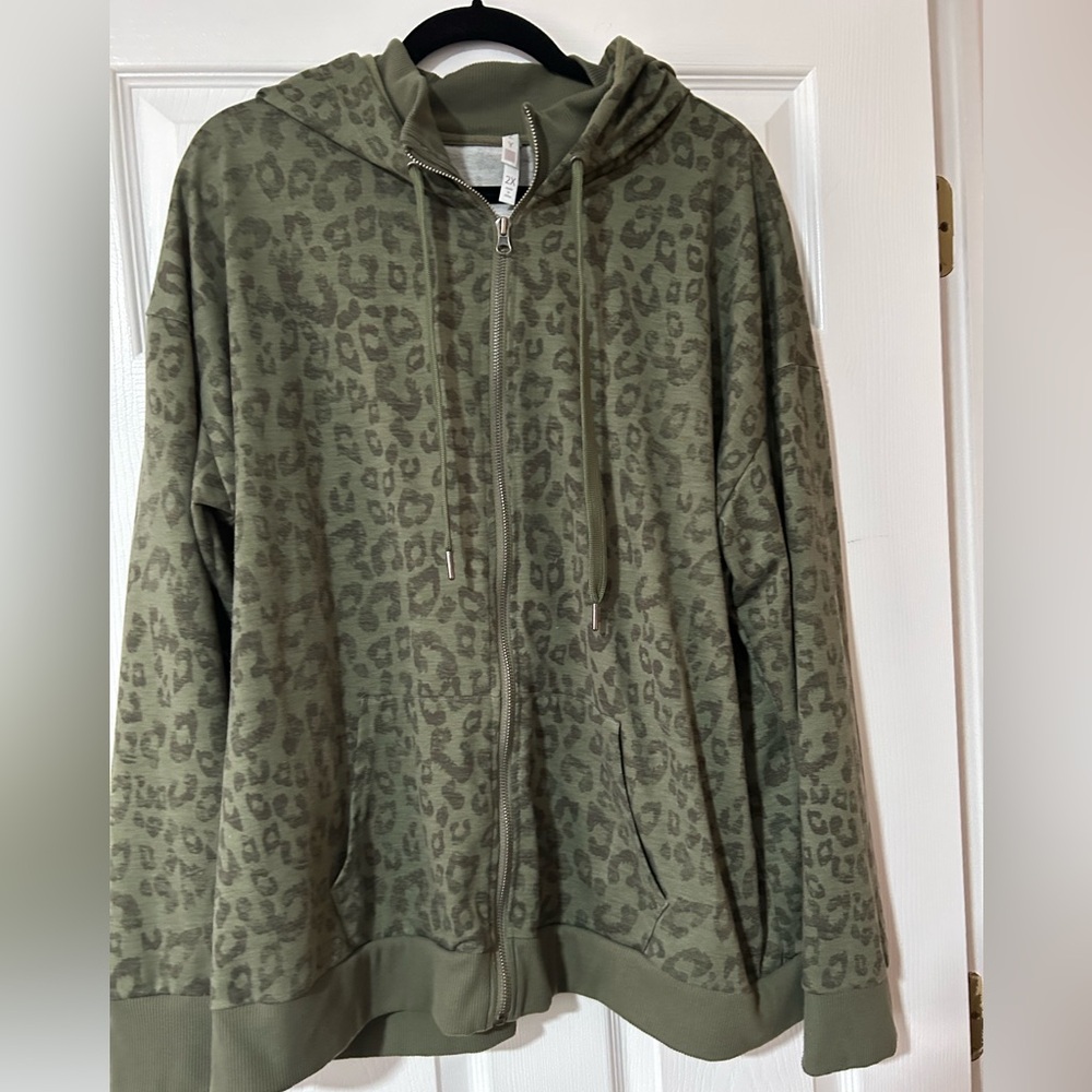 LuLaRoe Olive Green Leopard Print 2x Bethany Zip Hoodie